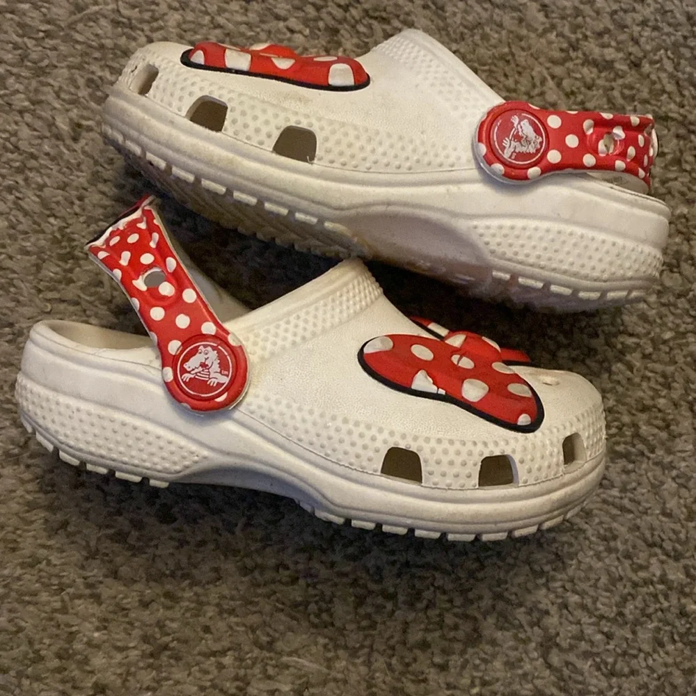 Toddlers Minnie Mouse crocs - Picture 5 of 5